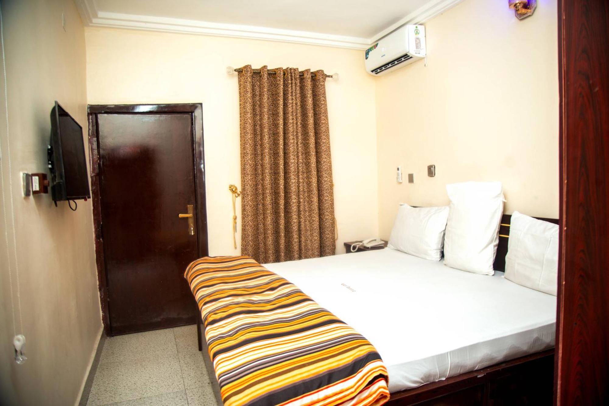 Kay Luxury Suites Uyo Kültér fotó